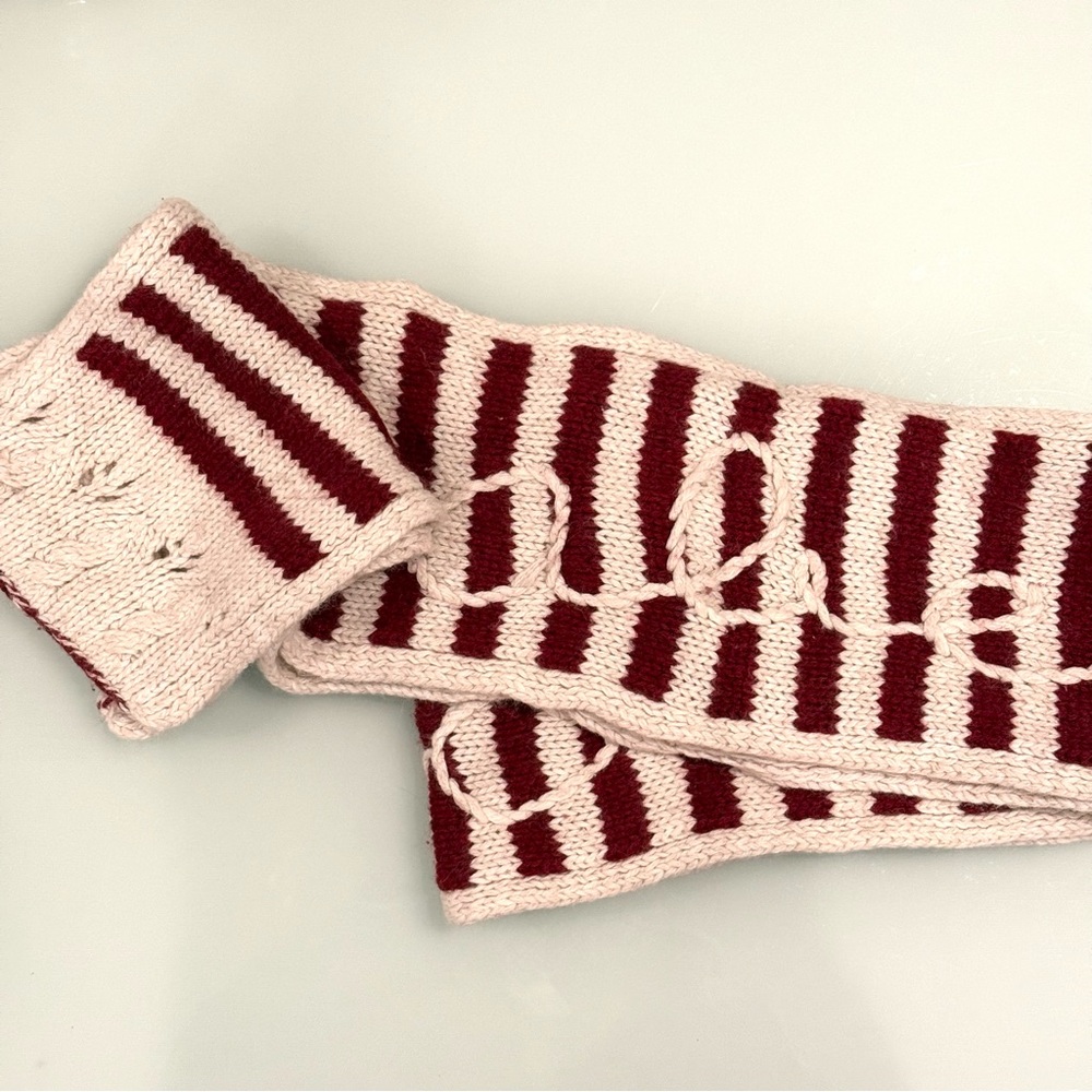 Vintage Y2K Abercrombie Embroidered Logo - Striped Red & White Scarf